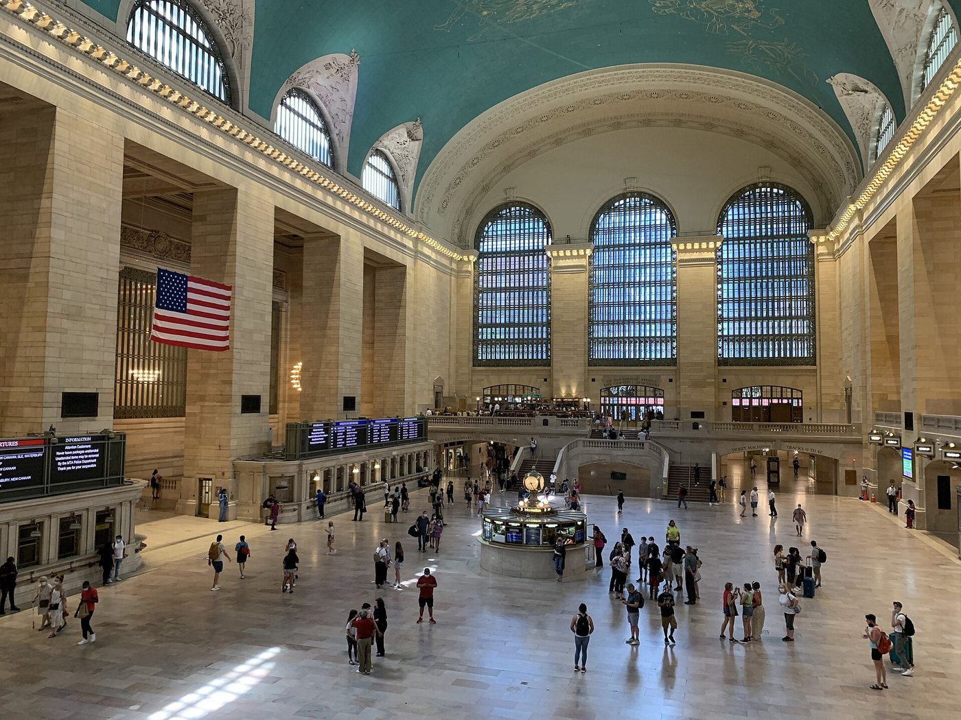 The main concourse beneath Grand Central Terminal's vaulted ceiling.