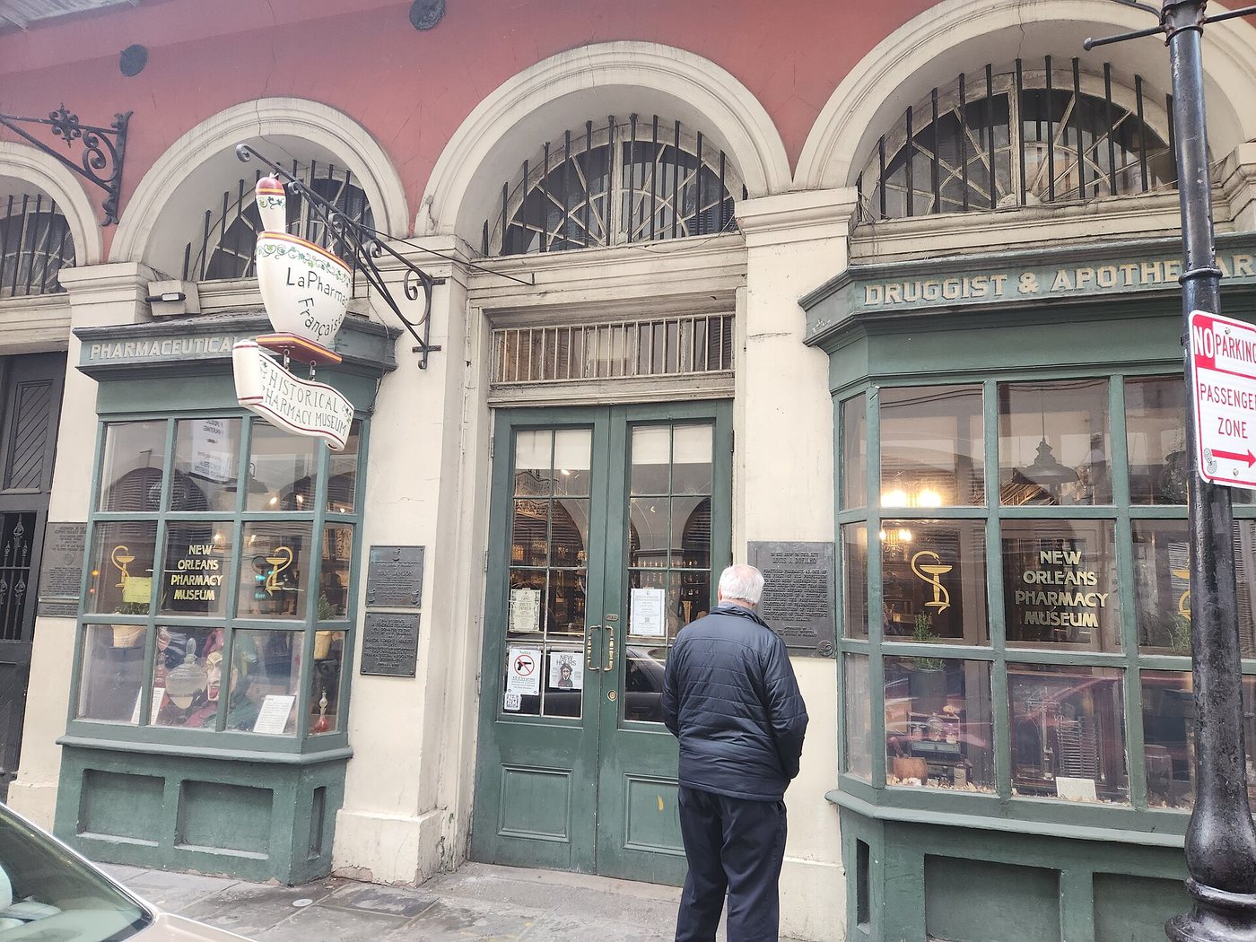 The street entrance and display windows of the New Orleans Pharmacy Museum.