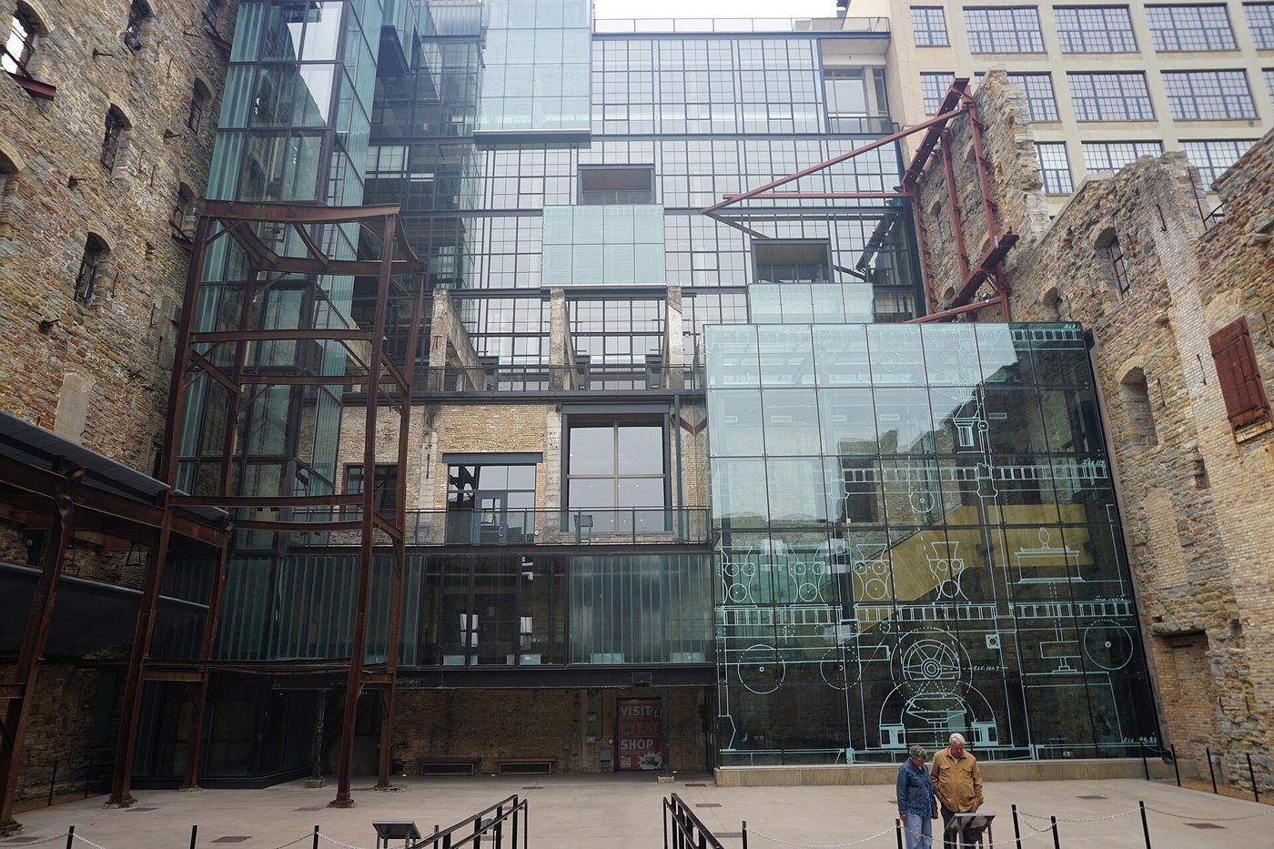 The old industrial walls and newer glazing of Mill City Museum.